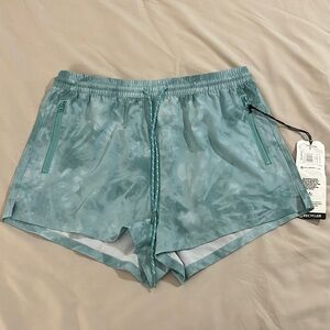 NWT Women’s Billabong adventure shorts size L/12